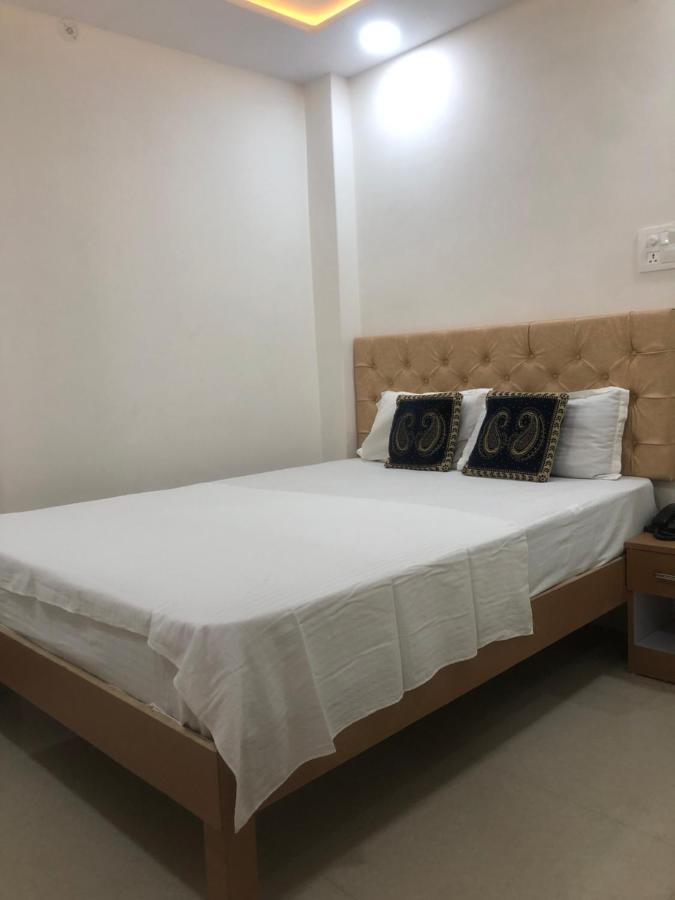 ורנאסי Purple Lotus Hotel מראה חיצוני תמונה